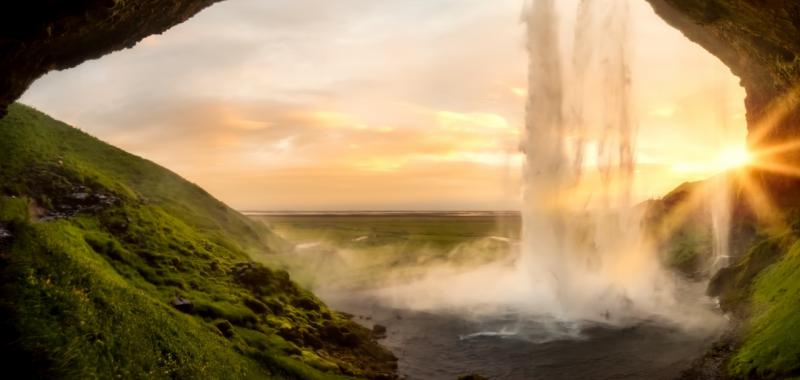 2. Islandia_cascada Seljalandsfoss